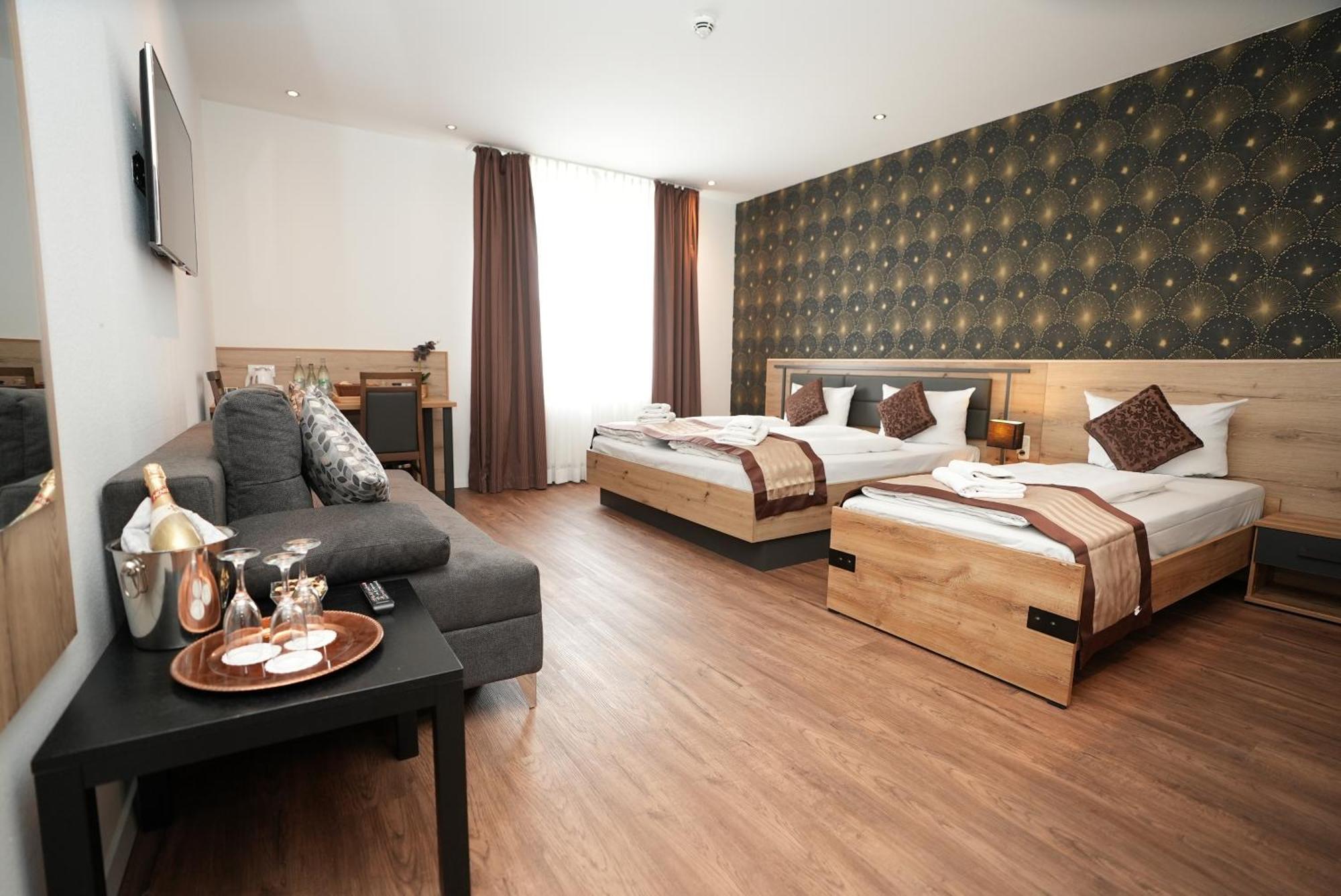 Hotel Attache An Der Messe Франкфурт-на-Майні Екстер'єр фото