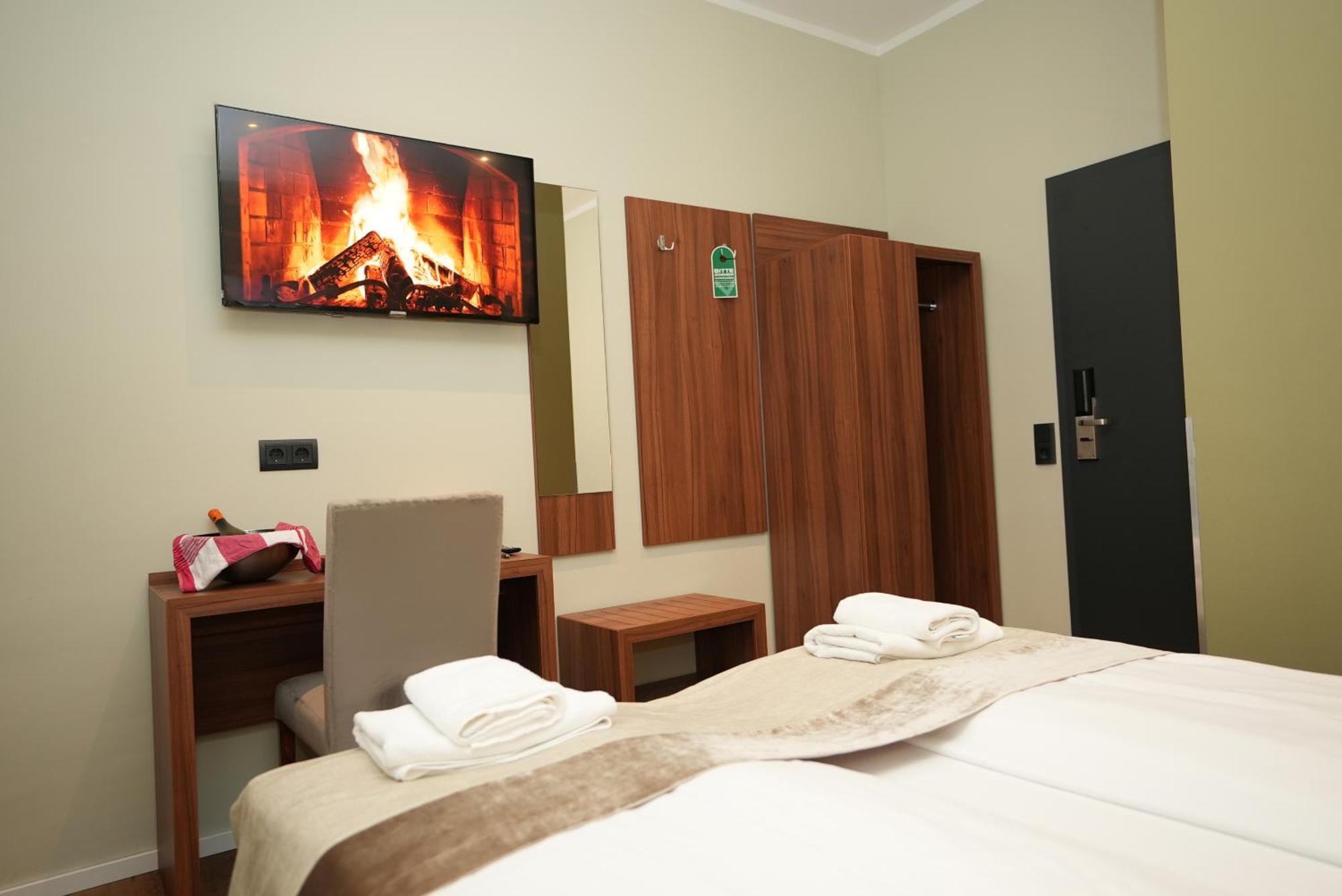 Hotel Attache An Der Messe Франкфурт-на-Майні Екстер'єр фото